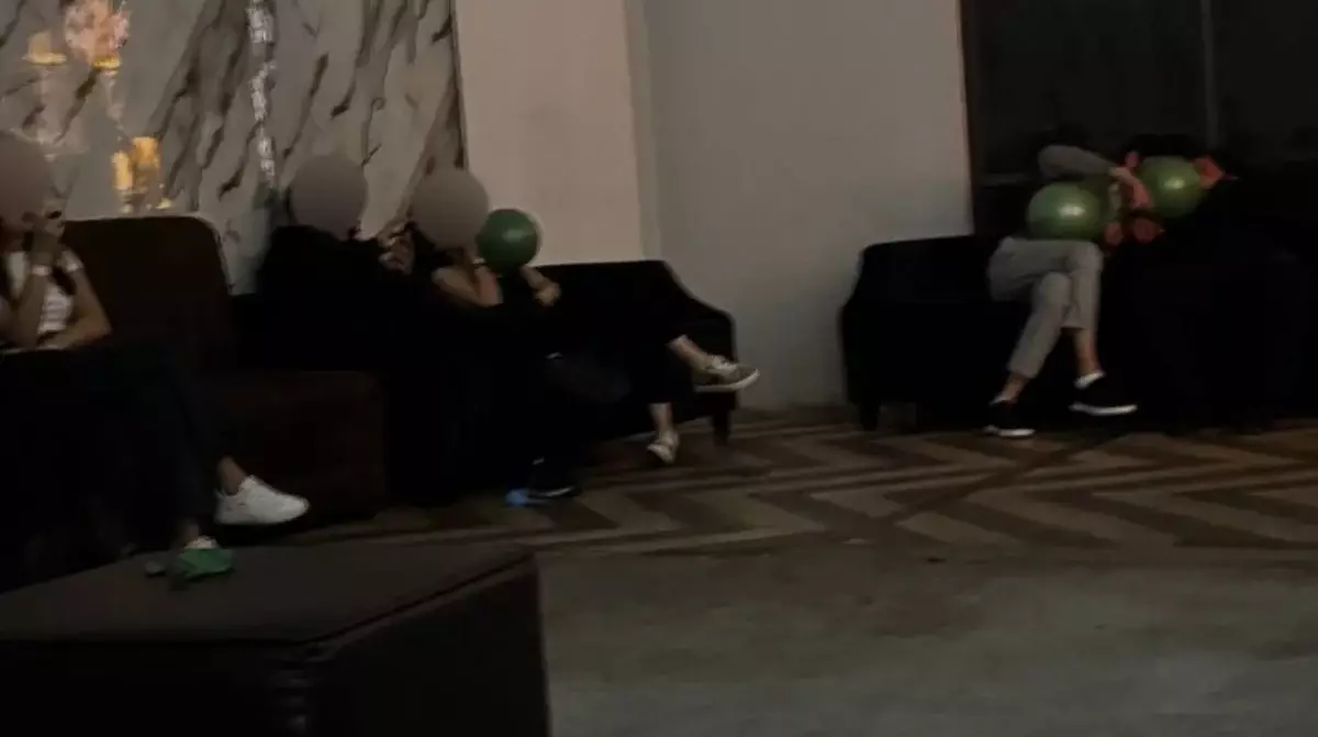 Полиция устроила облавы в заведениях Астаны в поисках «шариков-кумариков»