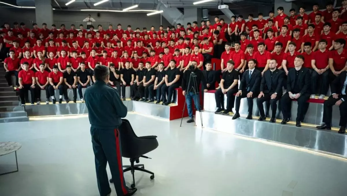 Жастарды біріктірген жаңа күш: Мыңдаған жасты бір алаңға жинаған «Дала Қырандары»