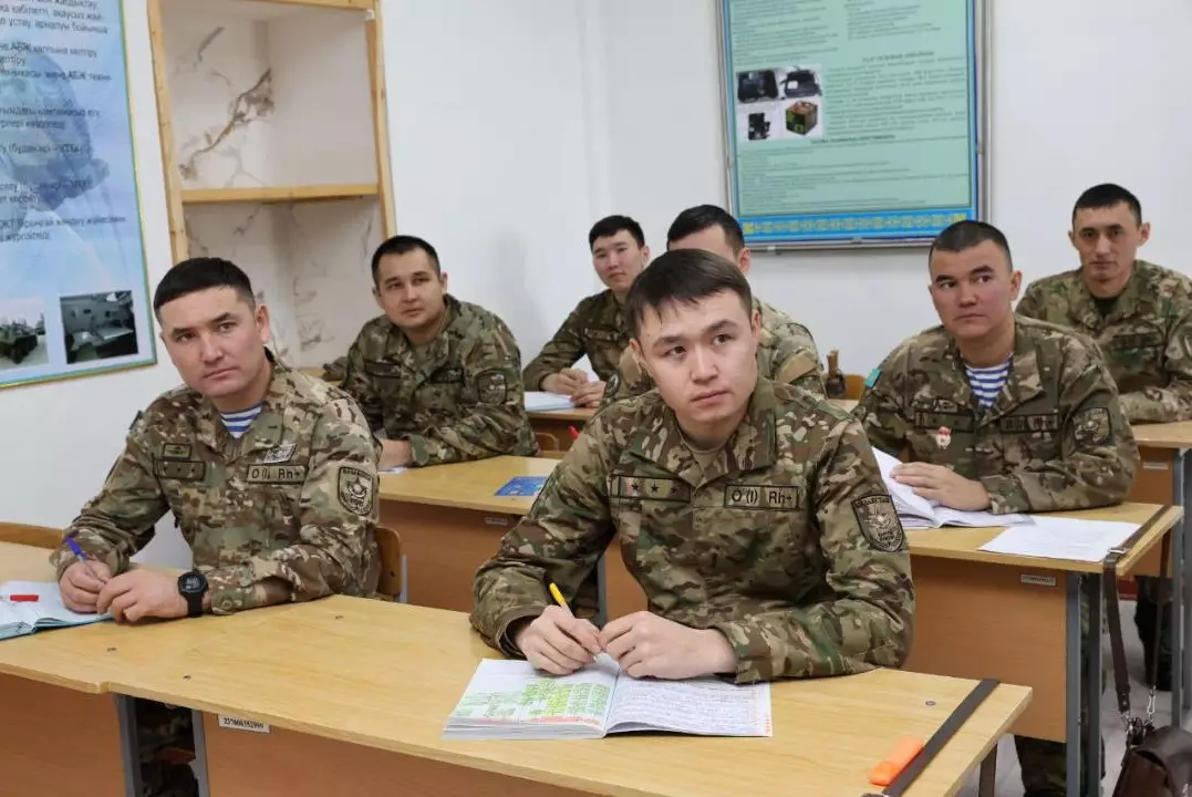 Военный резерв Казахстана пополнится более чем 850 офицерами