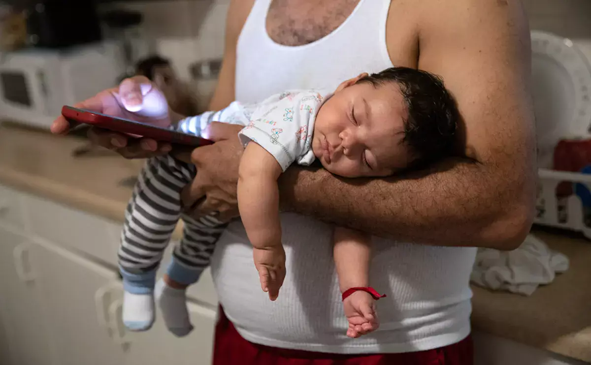 Декрет в Казахстане стал «мужским»: отцов приравняли к матерям при начислении пенсии - новости на Lada.kz 04.02.2026