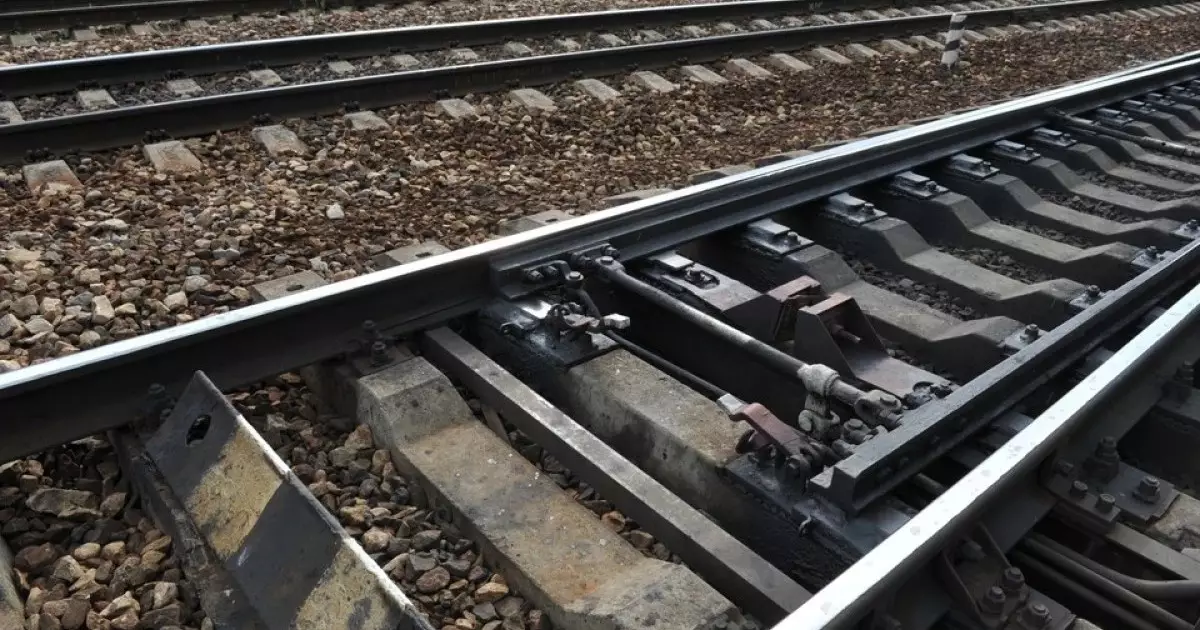  Түркістанда теміржолшы жолаушылар пойызының астына түсіп қаза тапты 