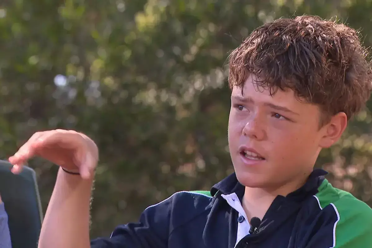 13-летний мальчик четыре часа плыл по морю ради спасения матери, брата и сестры - новости на Lada.kz 04.02.2026