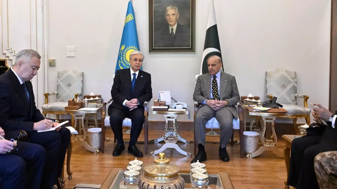 Тоқаев Пәкістан Премьер-министрі Шахбаз Шарифпен келіссөз жүргізді