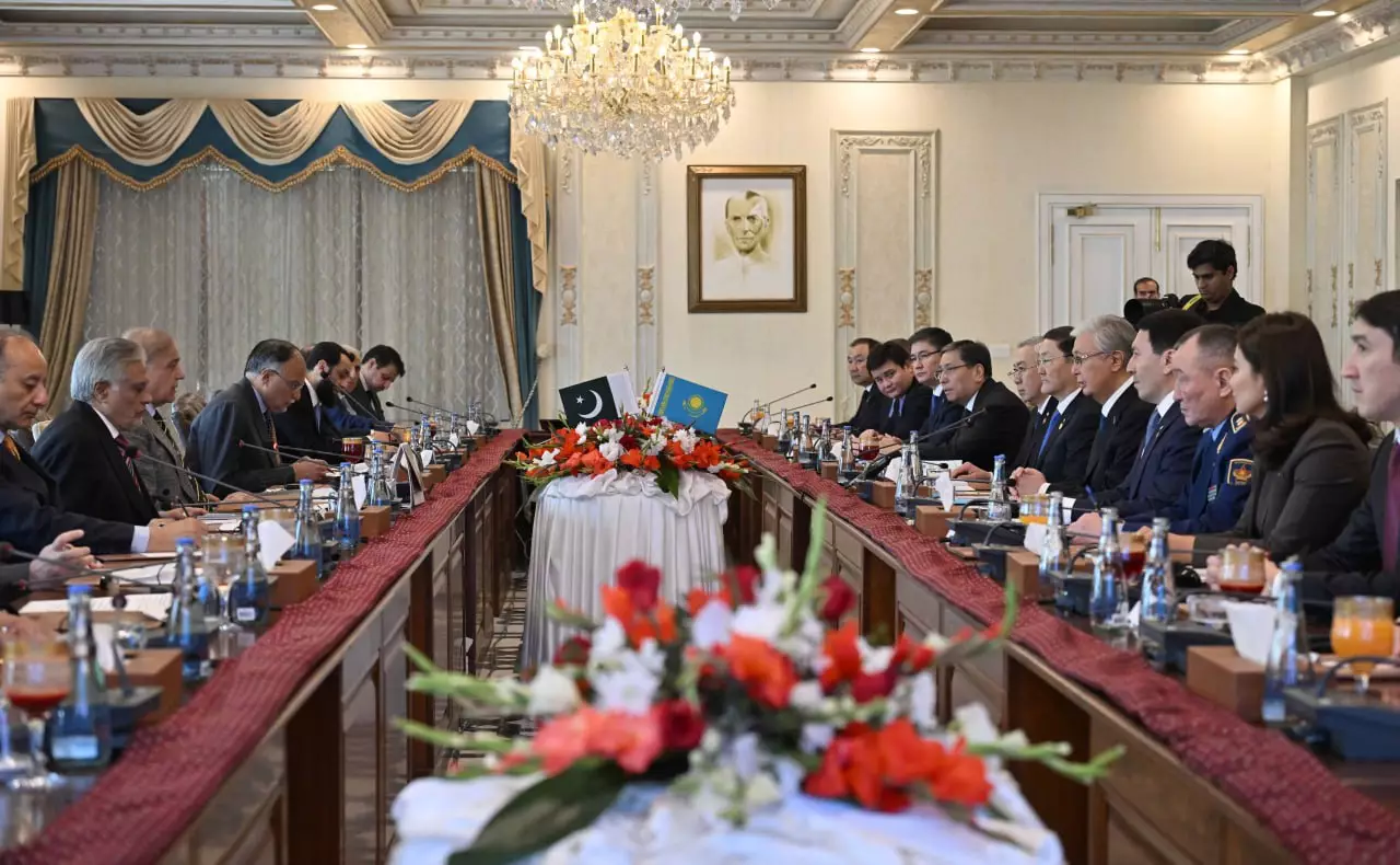 Тоқаев Пәкістанда: «Бұл сапар тарихи мәнге ие және достығымыздың маңызды кезеңі»