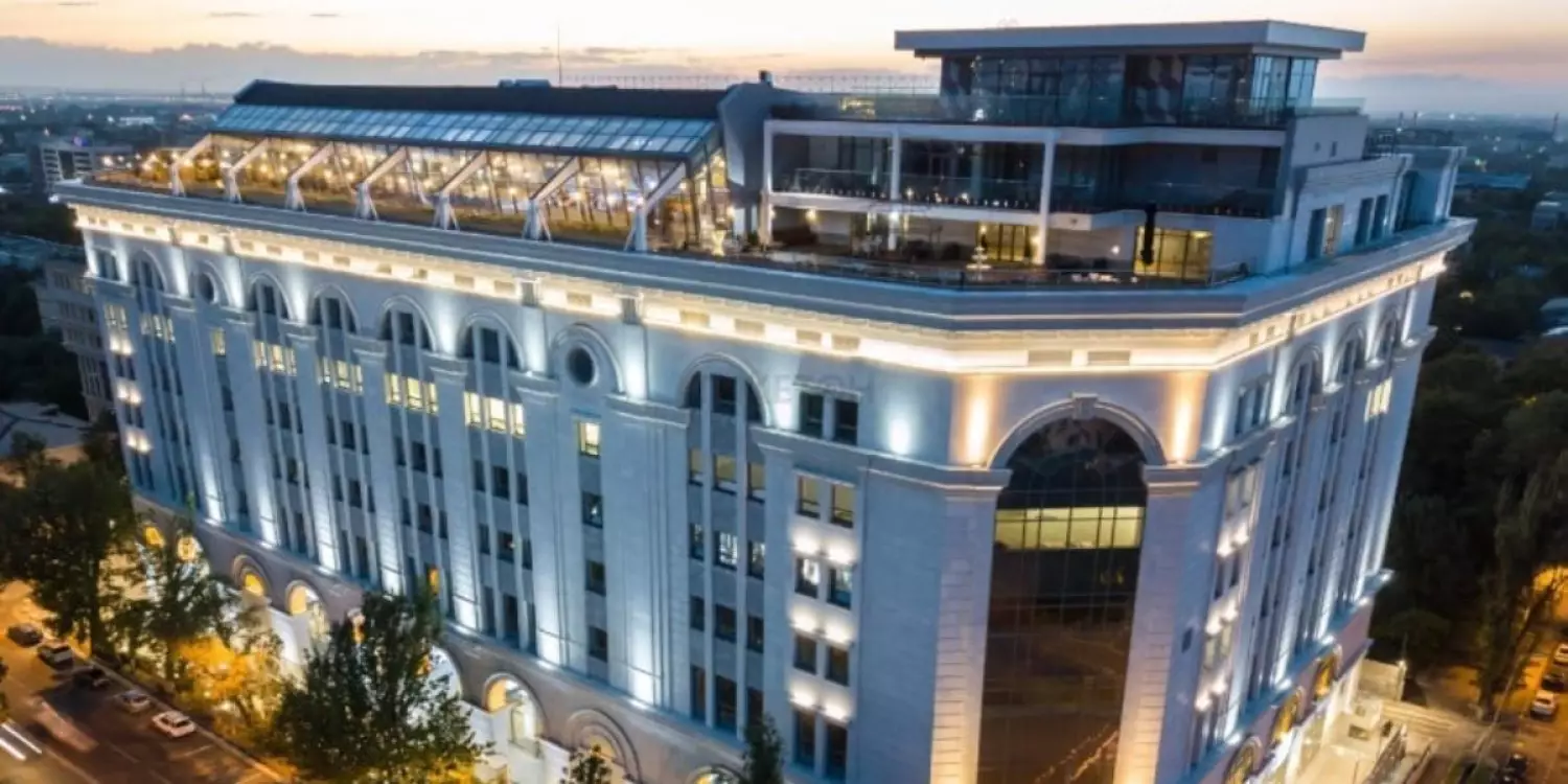 Қайрат Сатыбалдыұлынан тәркіленген ірі бизнес-орталық сатылымға шығарылды