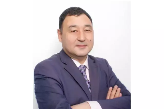 Мұхарбек Жәкейұлы. Көк айғырдың үйірі (әңгіме)