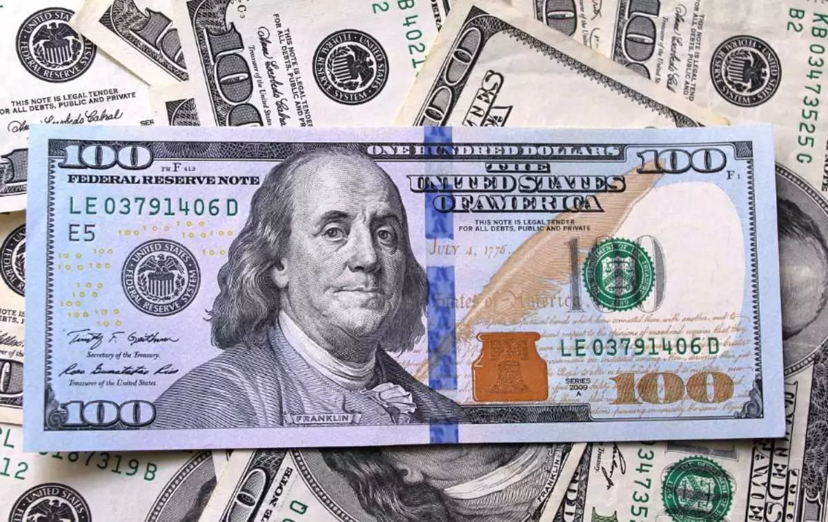 Қазақстанда доллардың айырбас бағамы 497 теңгеге дейін түсті