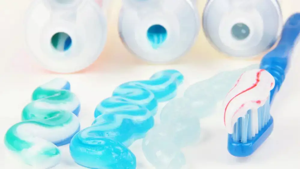 Мәжіліс депутаты контрафакт тауарлардың елге жаппай кіріп жатқанын мәлімдеді