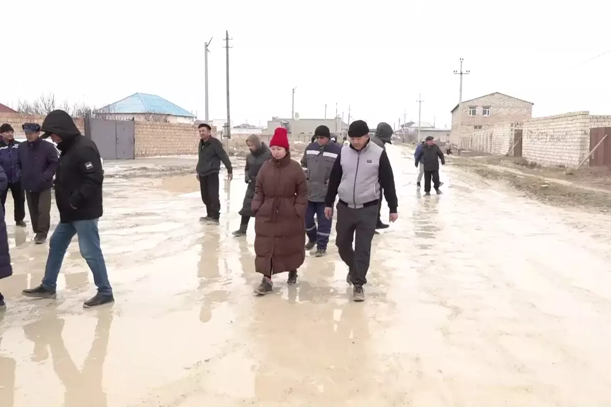 Утопают в грязи: жители Мангистауской области годами живут без нормальных дорог
