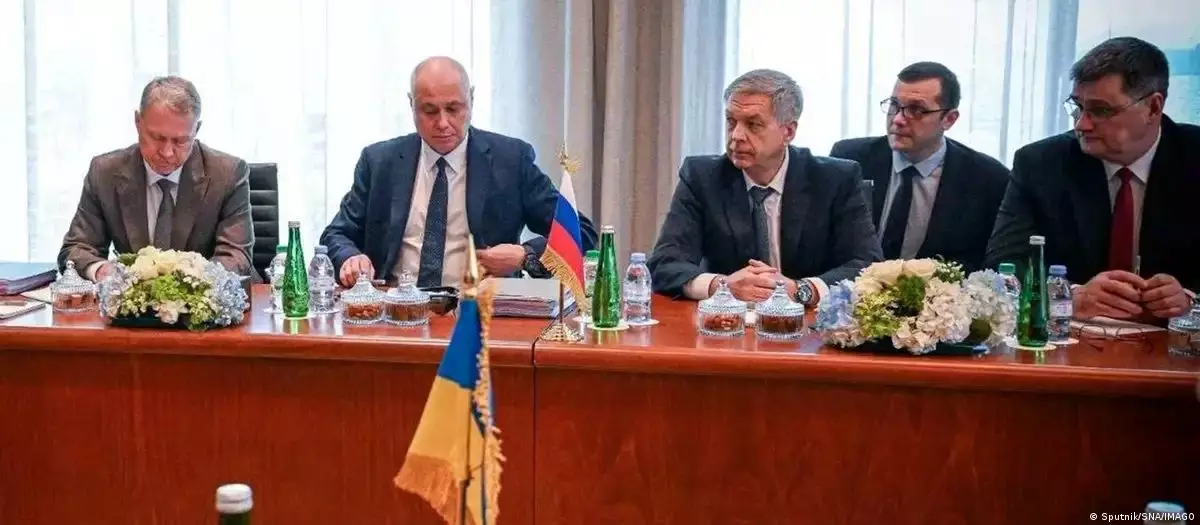 В Абу-Даби начался новый раунд переговоров РФ, Украины и США