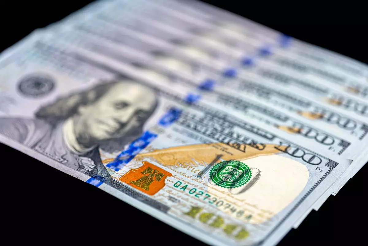 Курс доллара опустился ниже 500 тенге впервые с весны 2025 года