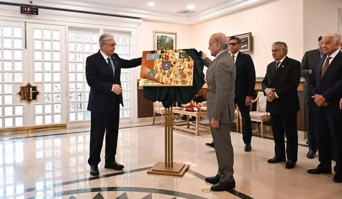 Токаев принял участие в открытии культурно-образовательных центров в Исламабаде