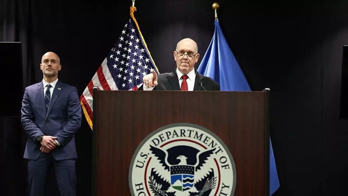 Хоман объявляет о сокращении федерального присутствия в Миннесоте и приветствует «беспрецедентное взаимодействие» местной полиции.