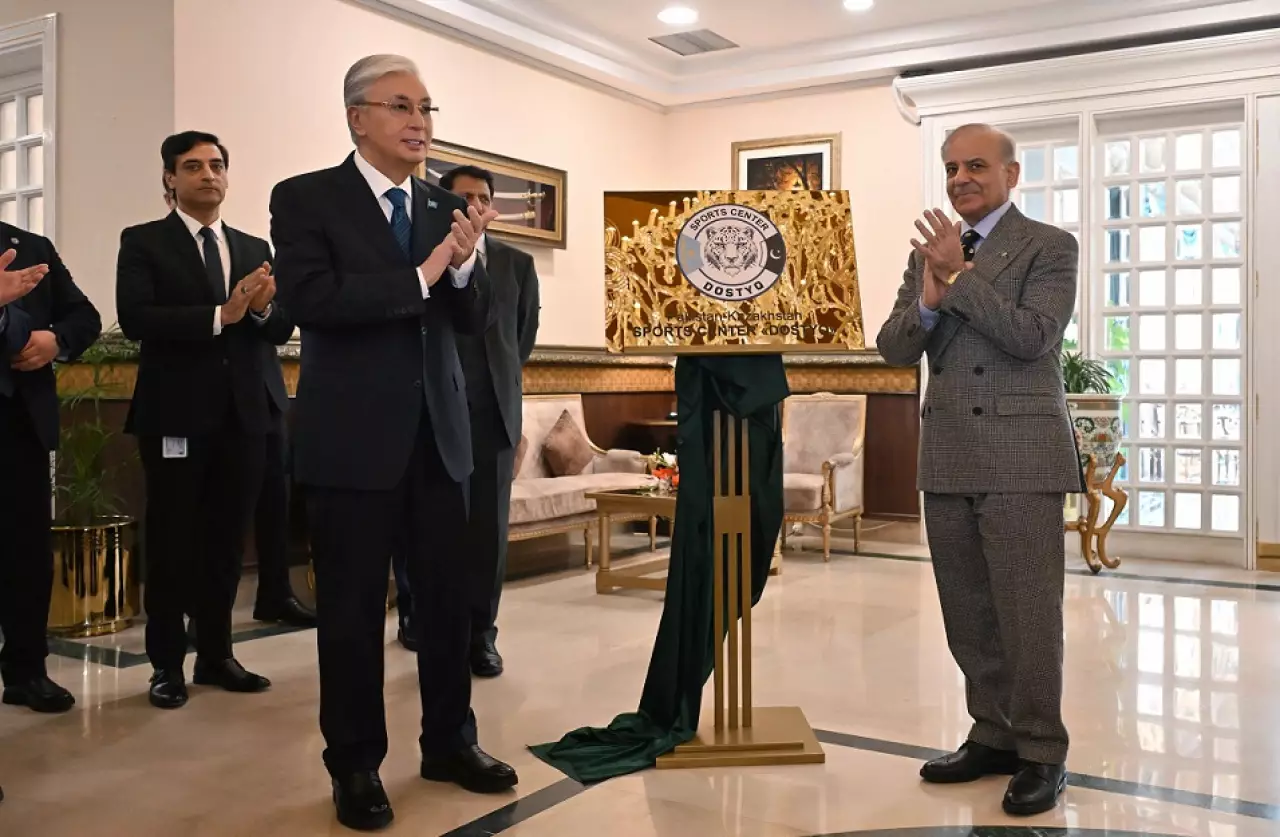 Токаев и Шариф приняли участие в церемонии открытия спортцентра «Достық»