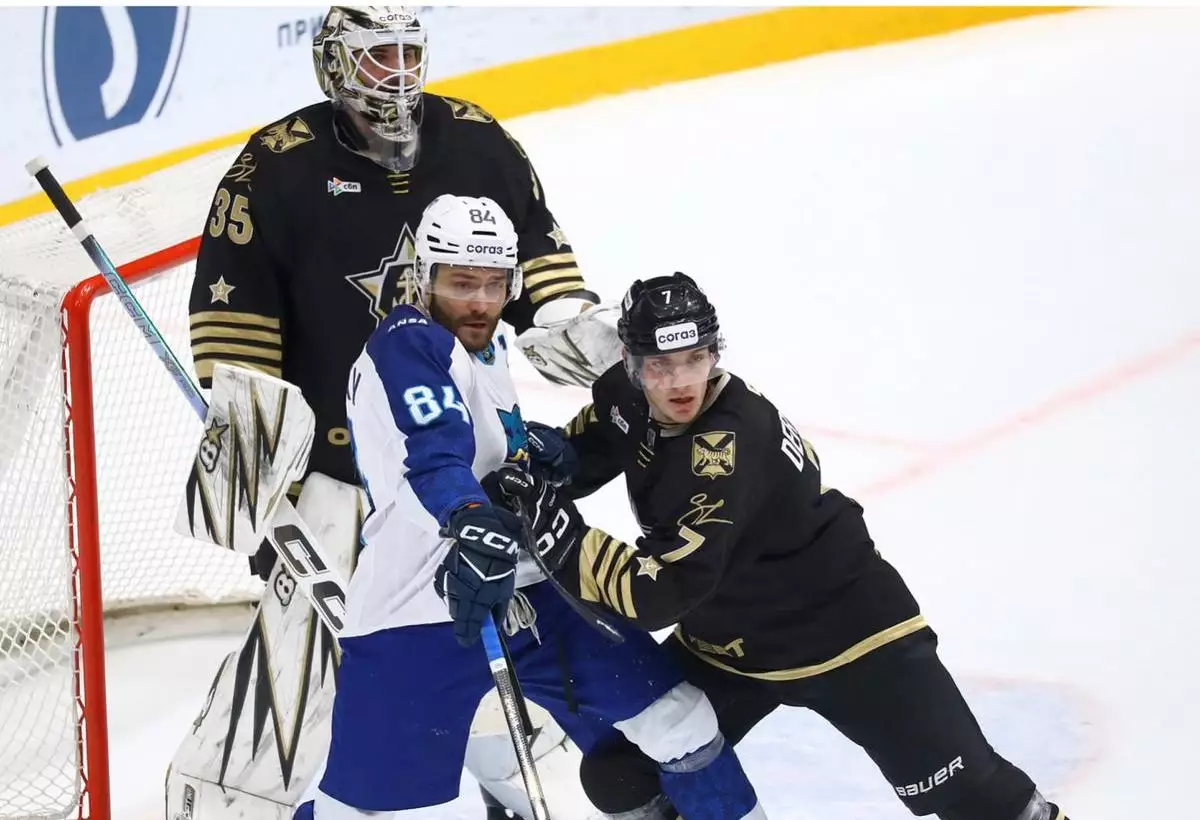 "Барыс" хоккей клубы "Адмирал" командасын жеңіп, сәтсіздіктер сериясын үзді