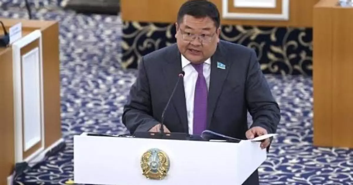  Айдос Сарым Ресей мен Украинаның “қара тізіміне” енуіне қатысты пікір білдірді 