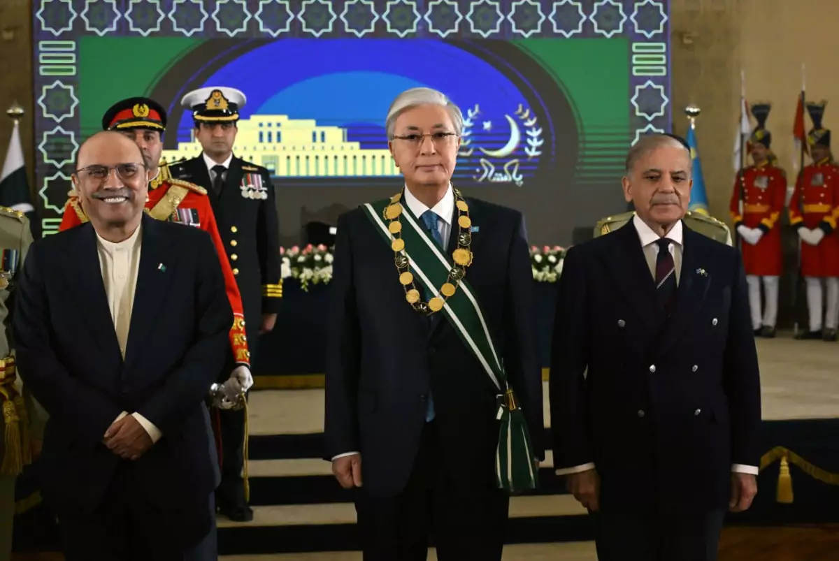 Касым-Жомарту Токаеву вручили высшую государственную награду Пакистана