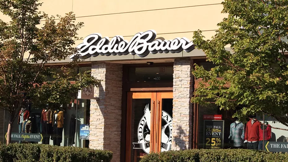 Eddie Bauer ожидает закрытия всех своих магазинов в Северной Америке, так как материнская компания рассматривает возможность банкротства.