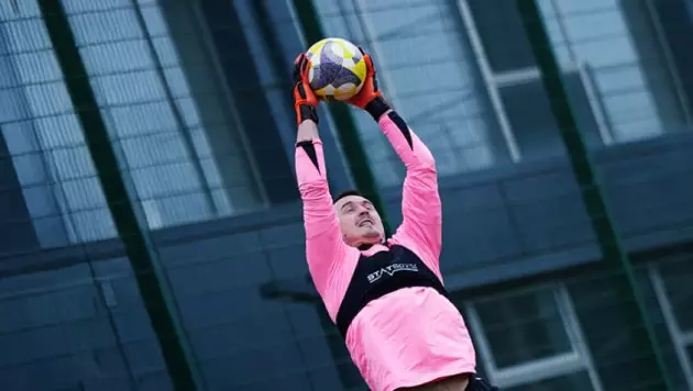 Казахстанский вратарь отразил пенальти и стал героем кубкового матча в Европе