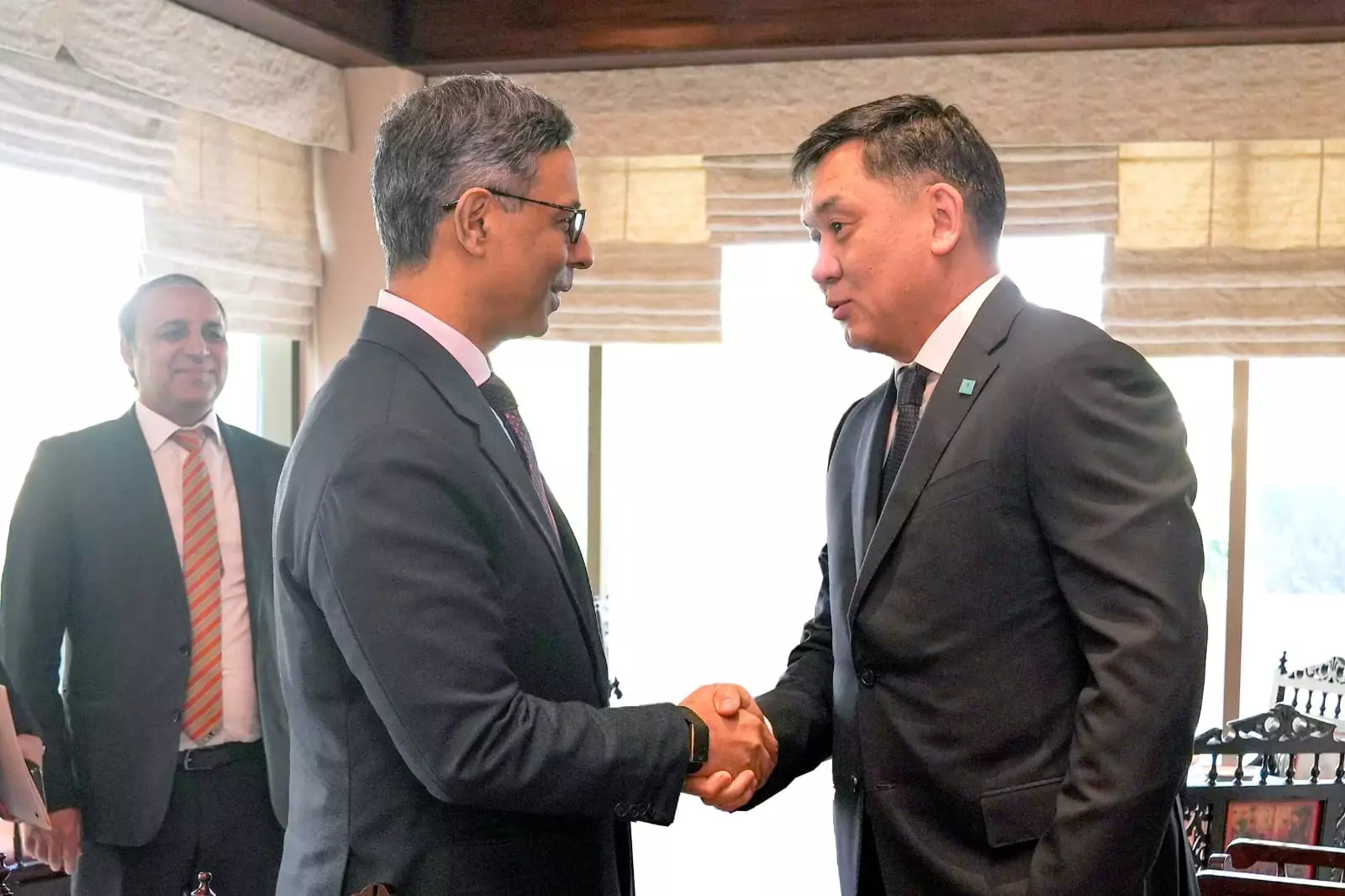 Казахстан и Пакистан подписали соглашение о развитии грузоперевозок.