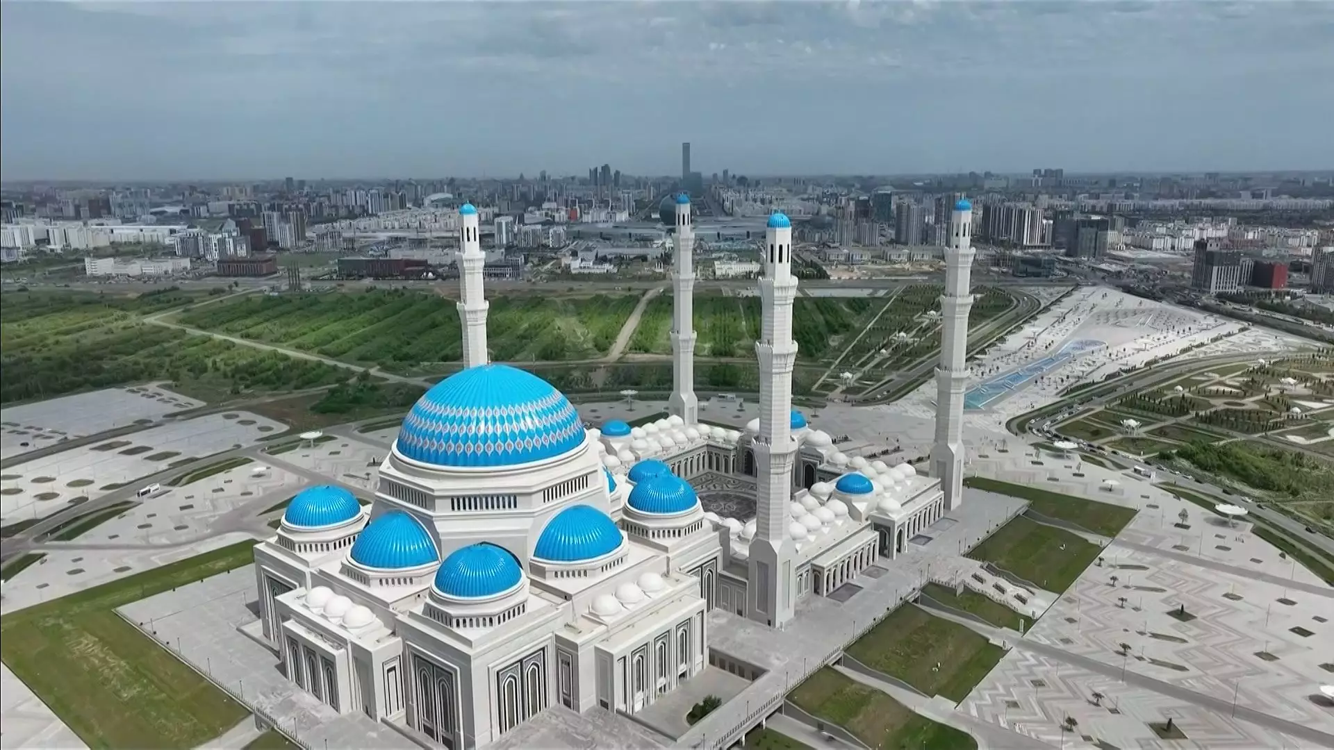 Парламентская делегация Казахстана проведет переговоры в Минске.