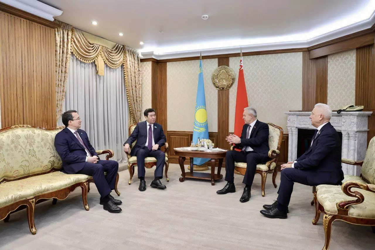 Парламентарии Казахстана прибыли в Минск с официальным визитом.