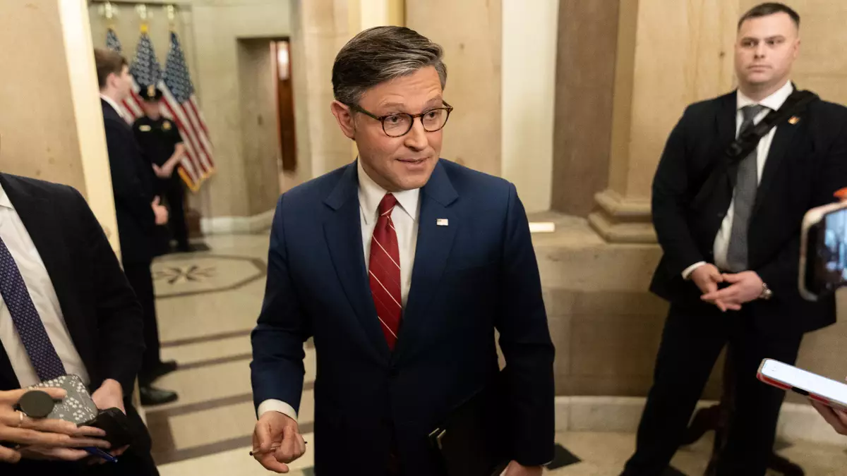 Спикер Джонсон использует Библию для оправдания усиления границ после вопроса о риторике Папы Римского в отношении мигрантов.