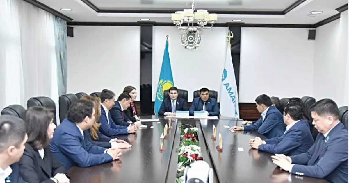   Фракция жұмысына серпін беріледі   