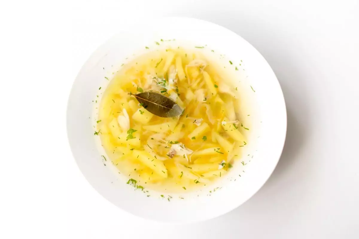 Суп с тухлой рыбой: пациенты больницы СКО возмущены питанием