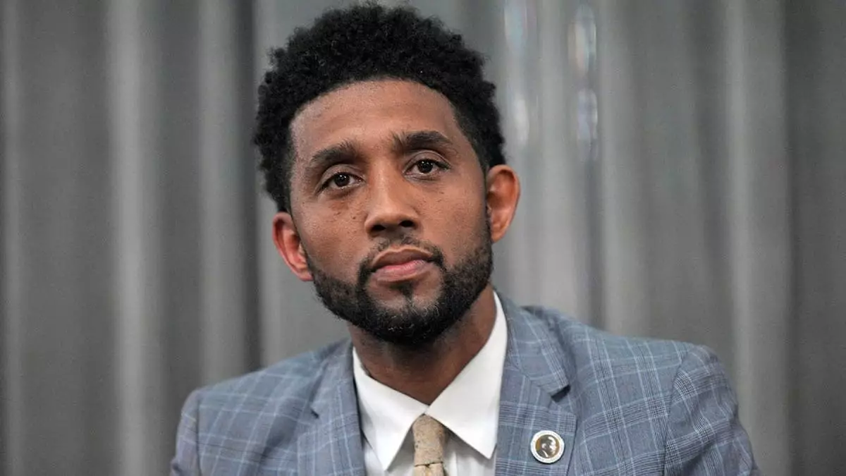 Прогрессивный мэр Балтимора назвал репортёра «расистом» в жарком споре о роскошном автомобиле за счёт налогоплательщиков.