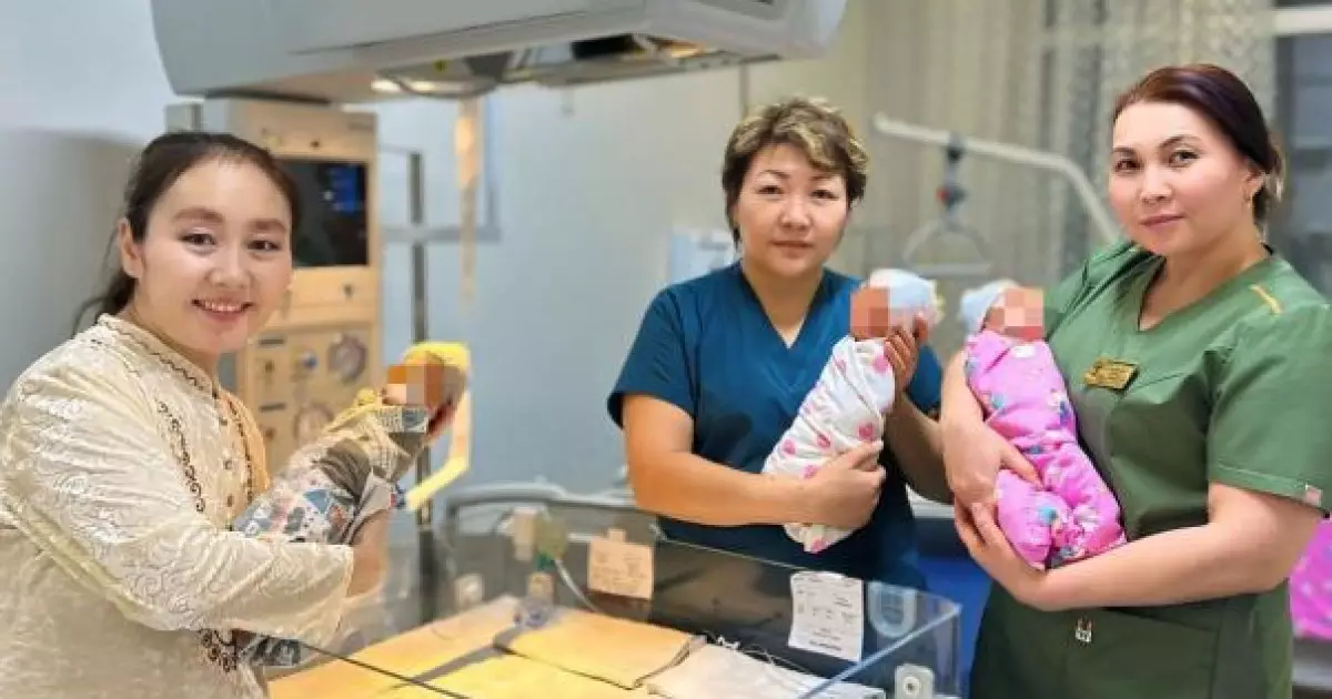   39 жастағы әйел үшем дүниеге әкеліп, бірден көпбалалы ана атанды   