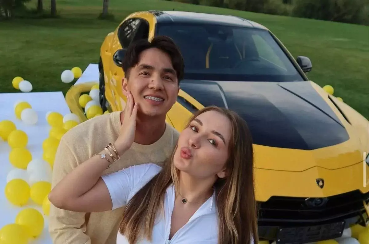 Танымал блогерлер Ерболат Жанәбілов пен Эльмира Төлегенова үйқамаққа алынды