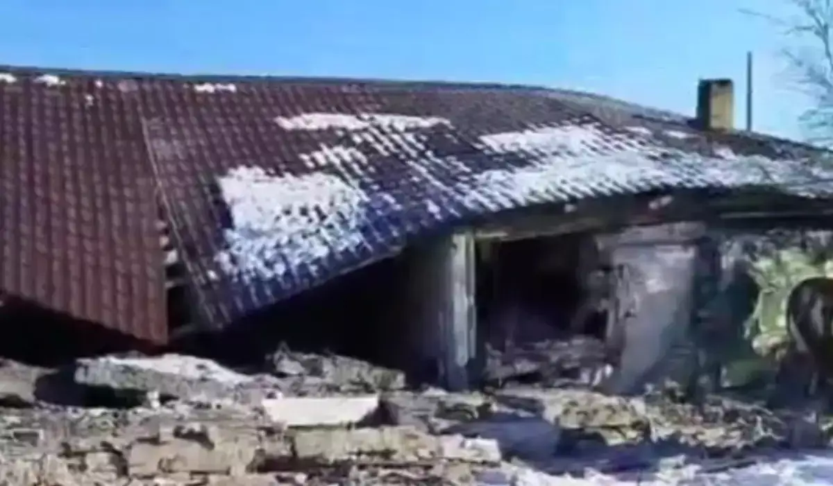 Арқалықтағы жантүршігерлік жарылыс: бір адам көз жұмып, әйел жансақтауда жатыр