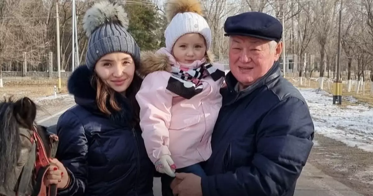  `70-ке келдім, бәрін білемін деп жүруші едім`: Бердібек Сапарбаевтың келіні естелігін бөлісті 