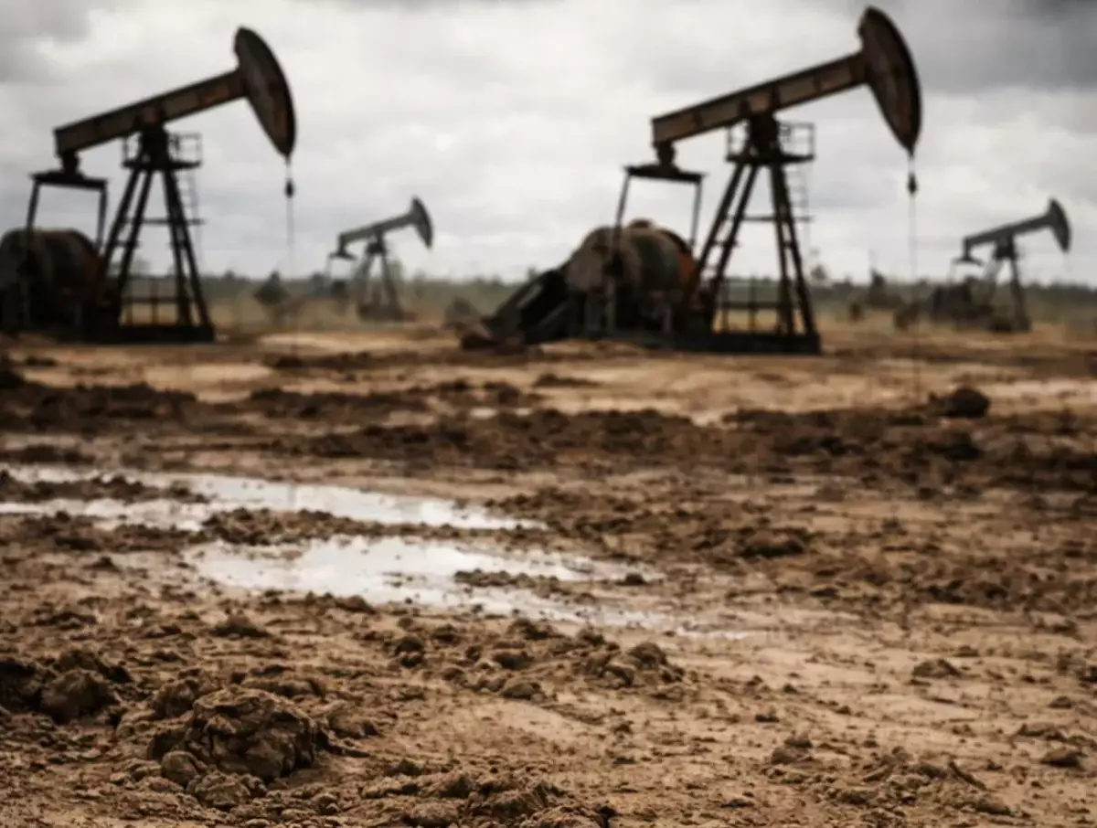 В Атырау пытались замять дело молодого нефтяника, лишившегося руки и ноги на работе