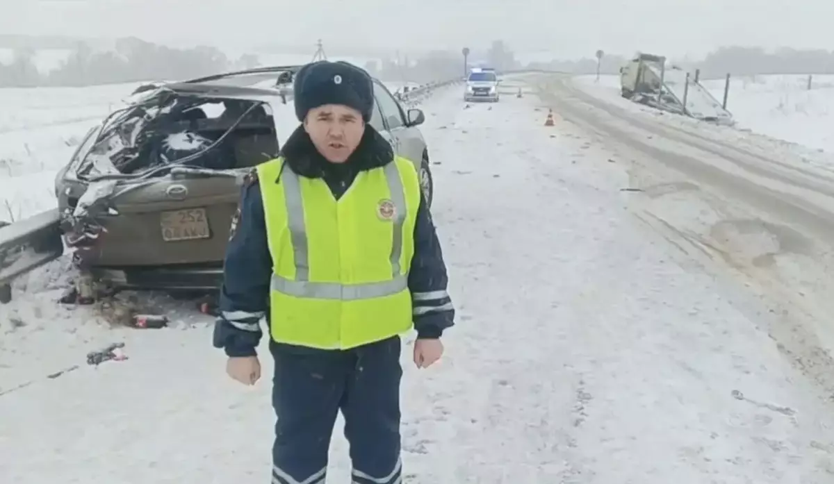 Екі адам қаза болды: Ресейде қазақстандық нөмір таққан көлік жол апатына ұшырады