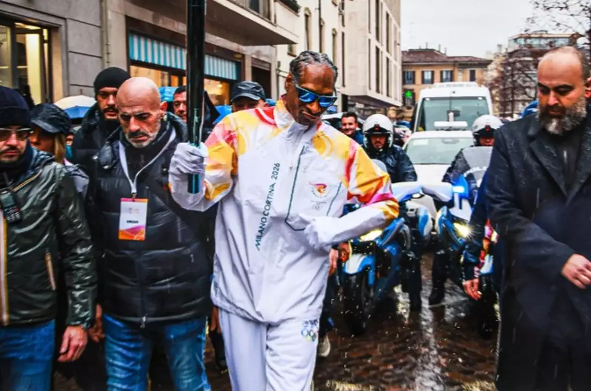 Снуп Догг присоединился к эстафете олимпийского огня в Италии (ВИДЕО)