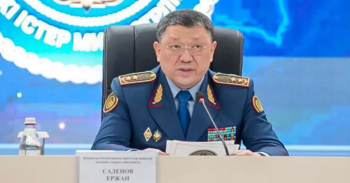  Ішкі істер министрі Шымкент полиция департаментін қатаң сынға алды 