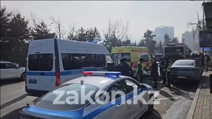 Алматыда жүргізушінің жүрегі тоқтап, бірнеше көлік соқтығысты (Видео)