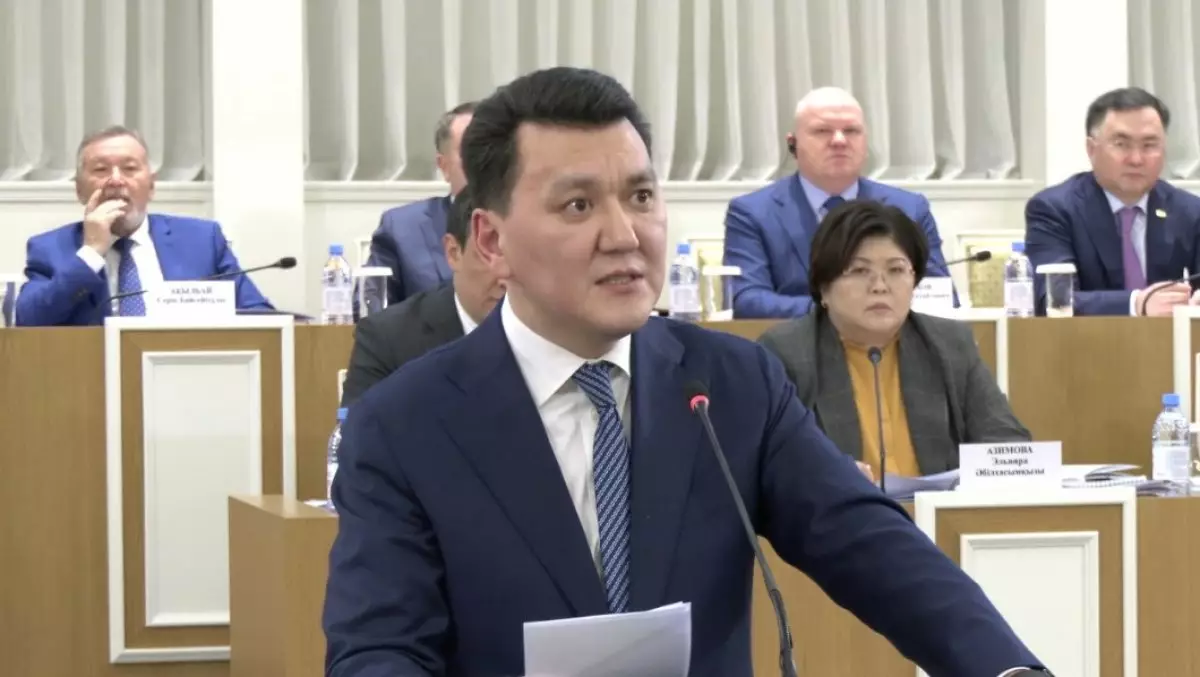 Разница колоссальная – Государственный советник о различиях между действующей Конституцией и новым Основным законом