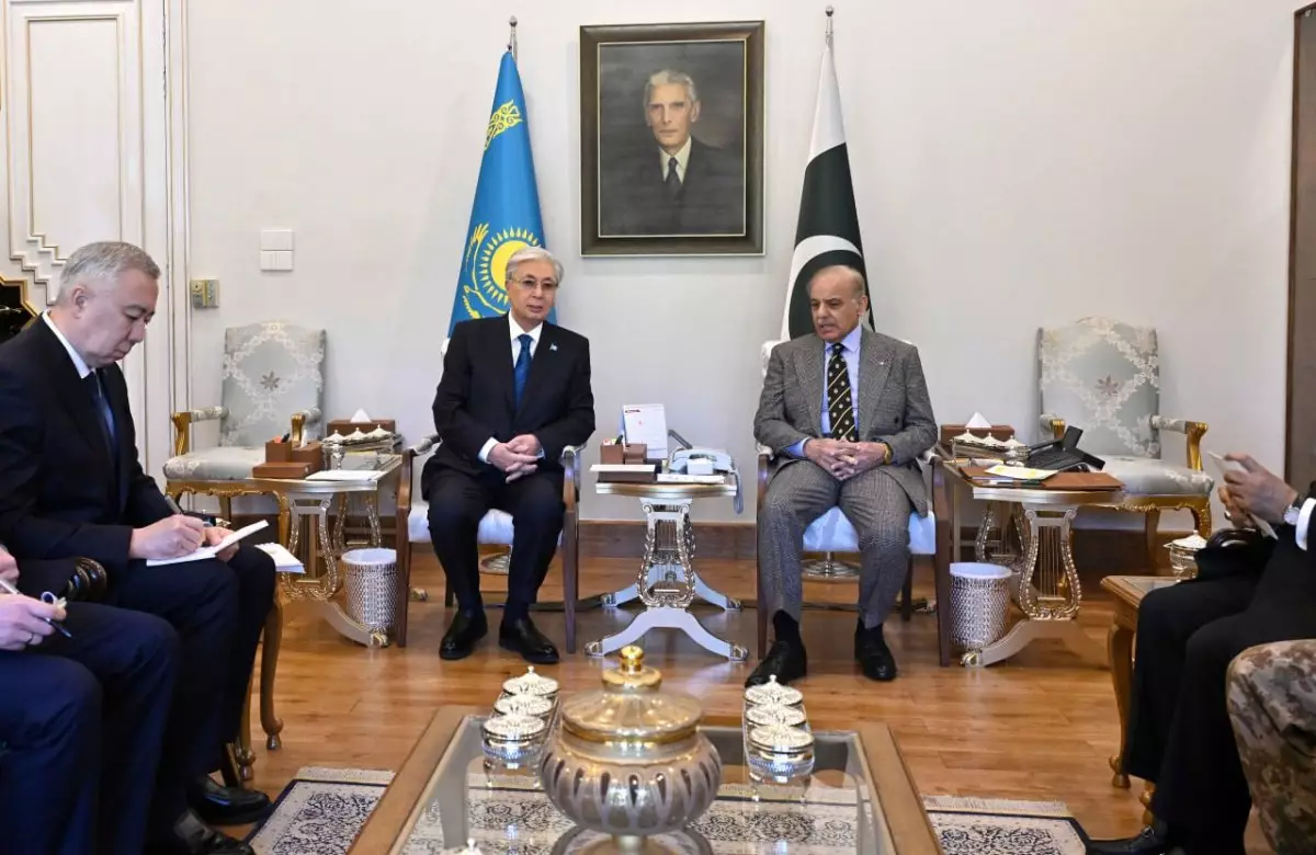 Оңтүстікке шығатын жол: Қазақстан Пәкістан арқылы не ұтады