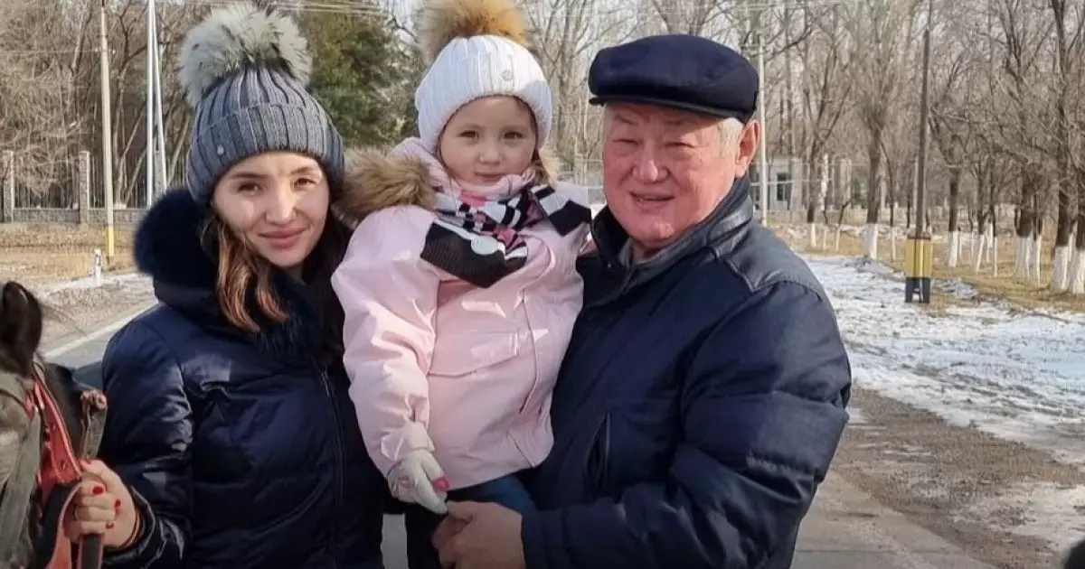  `70-ке келдім, бәрін білемін деуші едім`: Бердібек Сапарбаевтың келіні қайын атасының ел естімеген құпиясын ашты (ФОТО) 