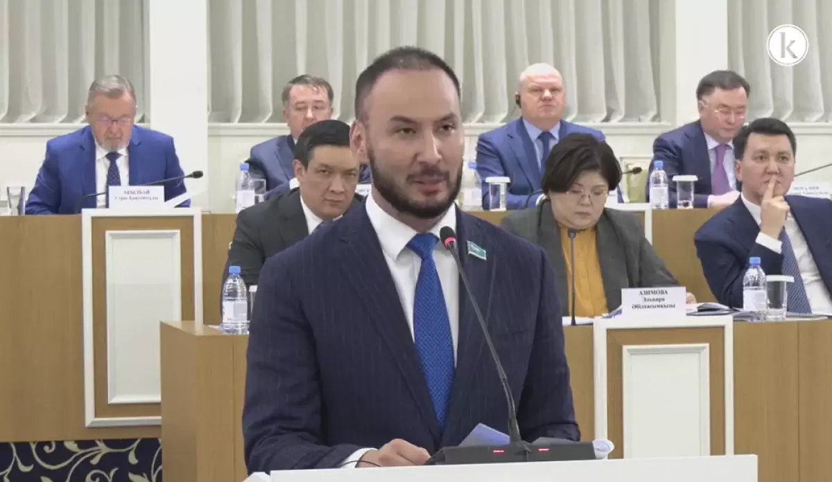 В новой Конституции предложили закрепить тенге как национальную валюту