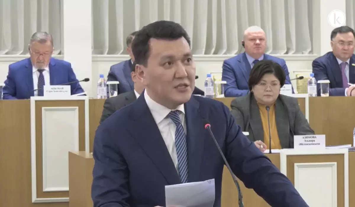 Разница колоссальная — Ерлан Карин о различиях между действующей Конституцией и новым Основным законом