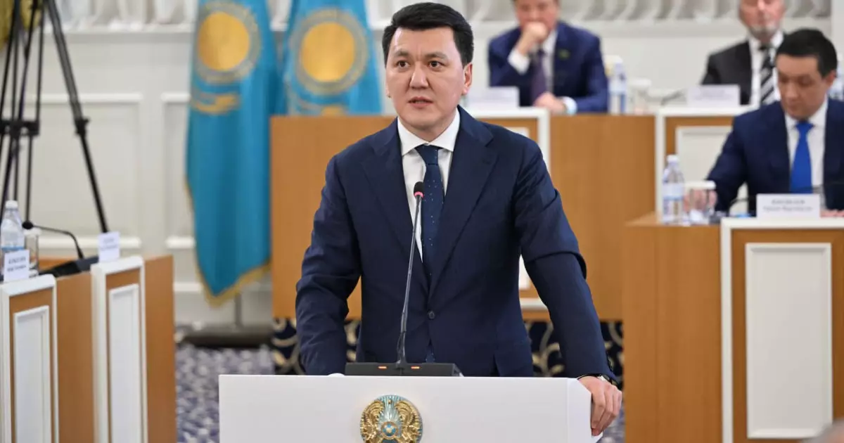  Ерлан Қарин: Қазақ тілі кеңсе тіліне айналуы үшін ең алдымен заңдарымыз, әсіресе Ата Заңымыз мемлекеттік тілде дұрыс жазылуға тиіс 