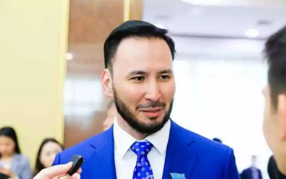 В новой Конституции предложили закрепить тенге как национальную валюту