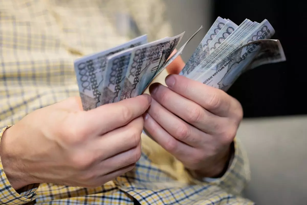 Айдарбек Ходжаназаров: национальная валюта должна быть закреплена в Конституции