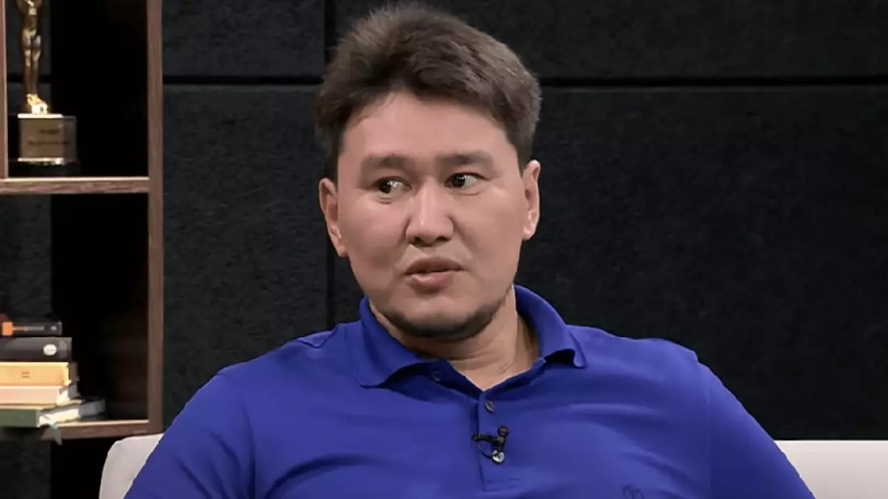 "Қанша қатын алсаң да, тудырта алмадың" деген сөз ауыр тиді" дейді актер