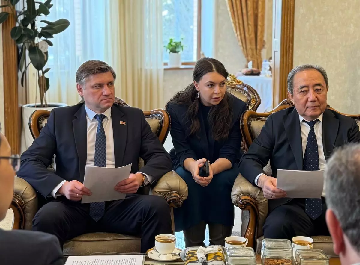 В Казахстане обсудили рост товарооборота и сотрудничество с Беларусью и Индонезией.