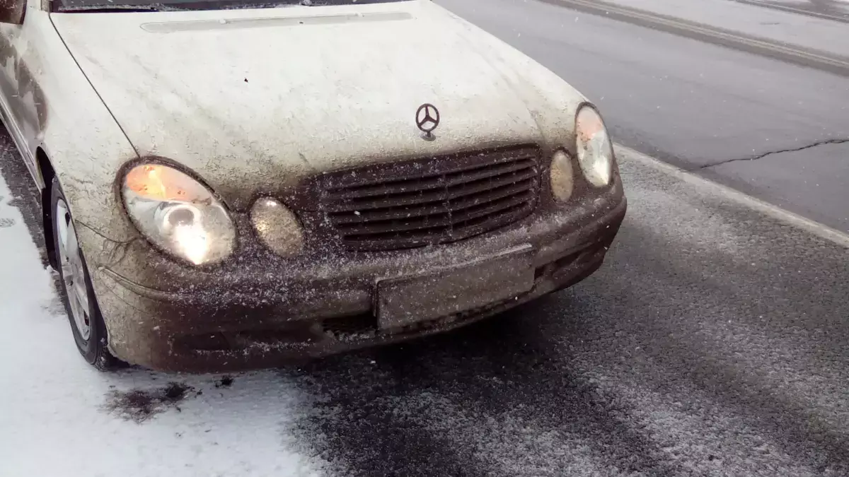 В Жанаозене водитель обрызгал женщину грязью и получил штраф - новости на Lada.kz 05.02.2026
